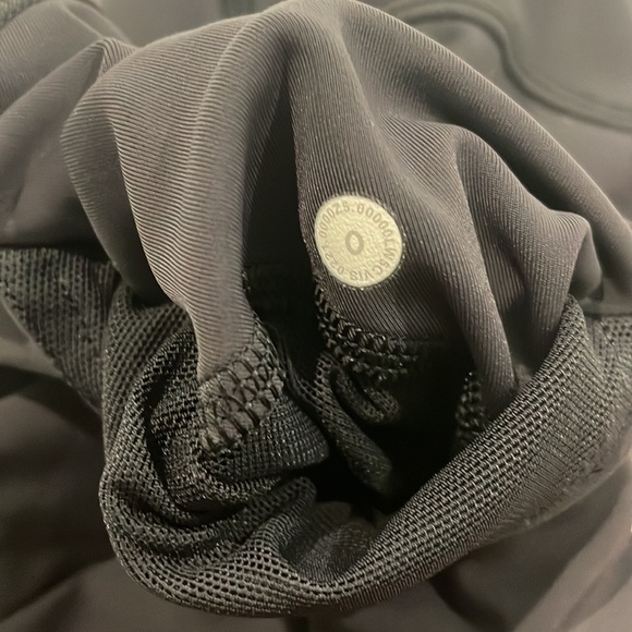 Black Invigorate high-rise tight *25 lululemon leggings - Picture 3 of 4